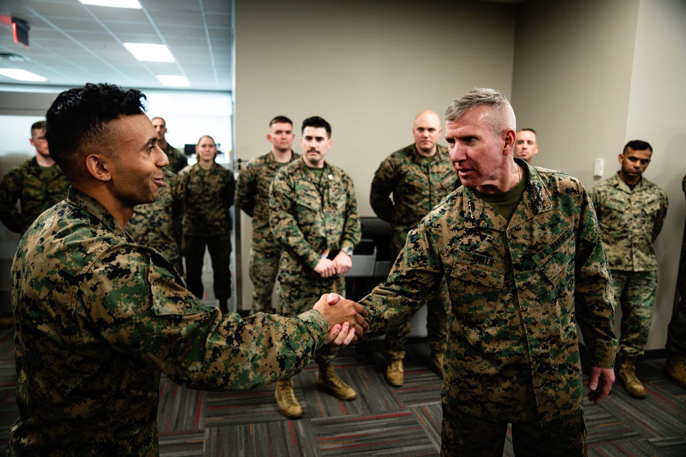 Firsthand Glimpse at Non-kinetic Cyberspace Capabilities: The 39th Commandant of the Marine Corps Visits Marine Corps Information Command