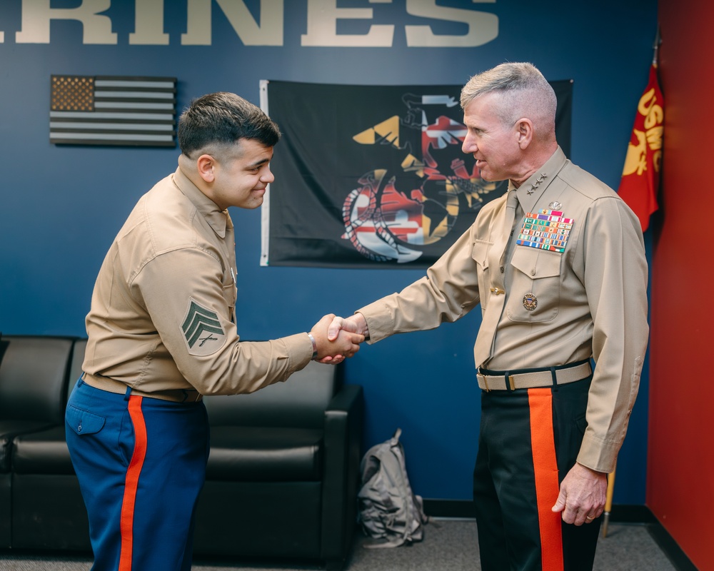 Commandant, General Smith, visits Recruiting Station Rockville