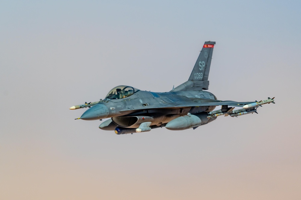 F-16 Fighting Falcons keep watch over CENTCOM AOR from the sky