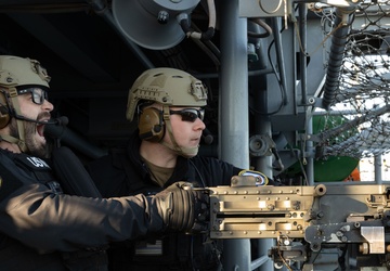USS Iwo Jima Conducts Live Fire Exercise