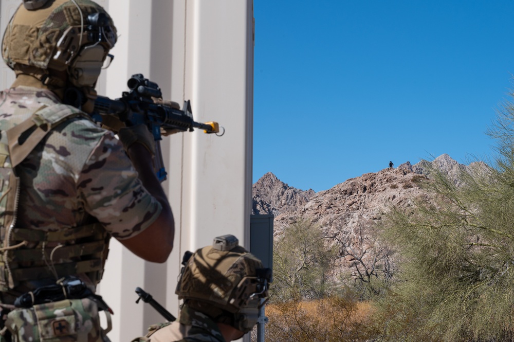 U.S. Air Force Mission Sustainment Team Members Train Alongside U.S. Marines