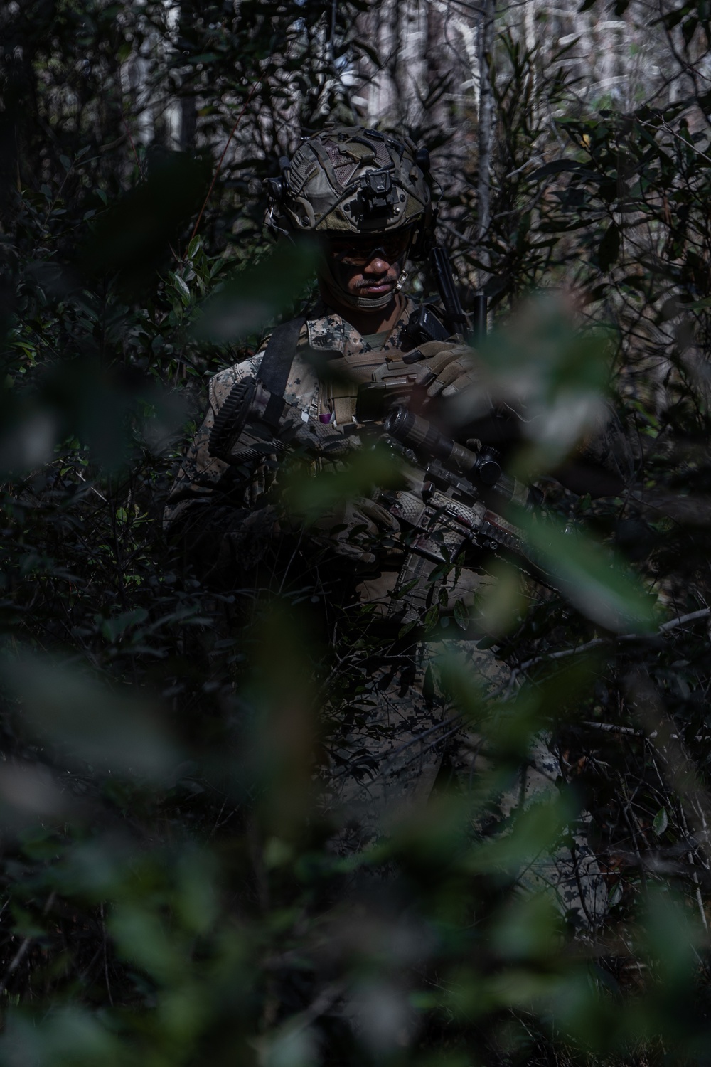 26th MEU |V2/2 Fox Company Conducts Raid Exercise on Camp Davis
