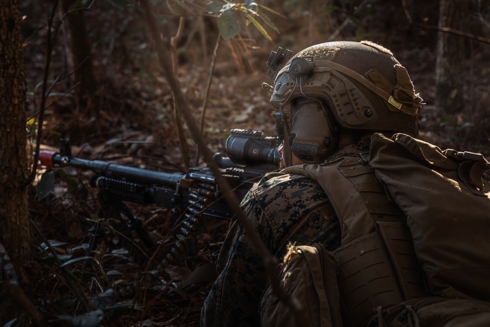26th MEU |V2/2 Fox Company Conducts Raid Exercise on Camp Davis