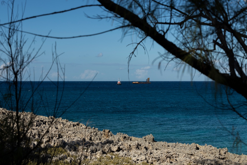 U.S. Marines with 2nd MAW offload equipment and supplies in the Bahamas