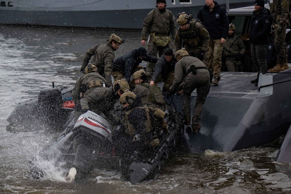 NSW Conducts Training with Lithuanian and German special operations forces