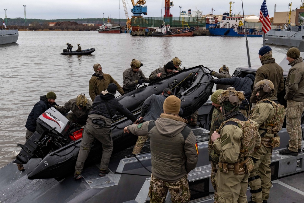 NSW Conducts Training with Lithuanian and German special operations forces