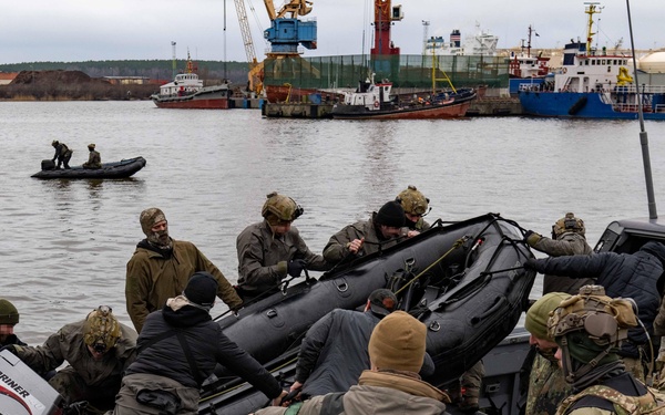 NSW Conducts Training with Lithuanian and German special operations forces