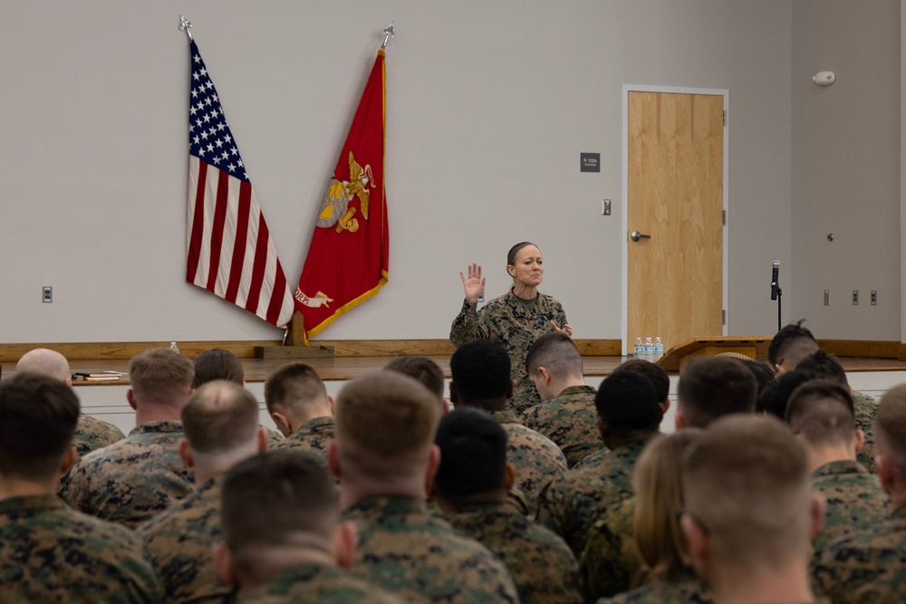 2nd Marine Logistics Group Commanding General visits Marine Corps Combat Service Support Schools