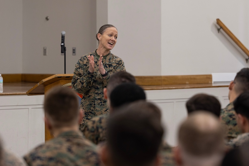 2nd Marine Logistics Group Commanding General visits Marine Corps Combat Service Support Schools