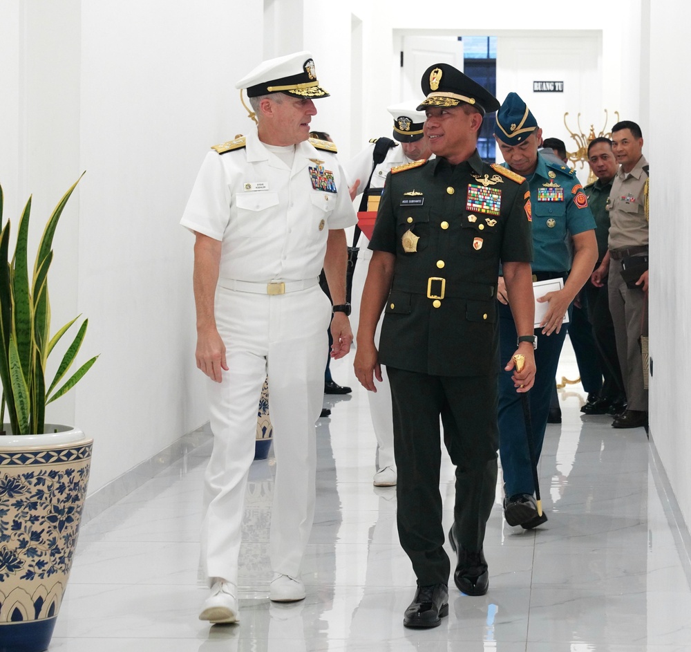 Adm. Steve Koehler, commander, U.S. Pacific Fleet visits Indonesia