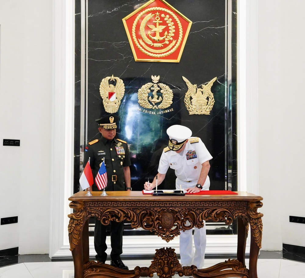 Adm. Steve Koehler, commander, U.S. Pacific Fleet visits Indonesia