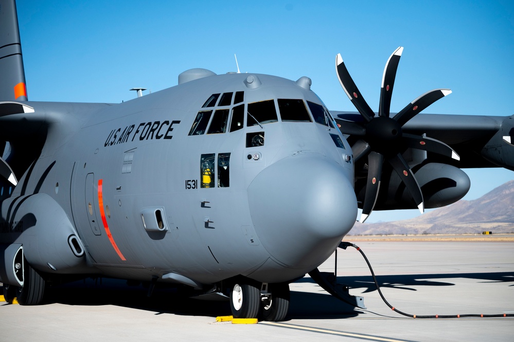 Cowboy Guard and the California Air National Guard conduct MAFFS training in Arizona