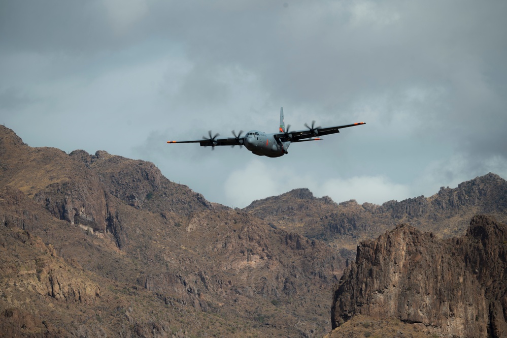 Cowboy Guard and the California Air National Guard conduct MAFFS training in Arizo