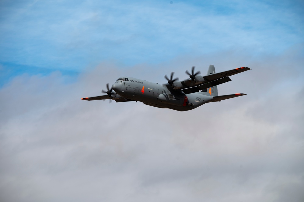 Cowboy Guard and the California Air National Guard conduct MAFFS training in Arizona