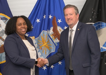DLA Vice Director Recognized DLA Energy Employees