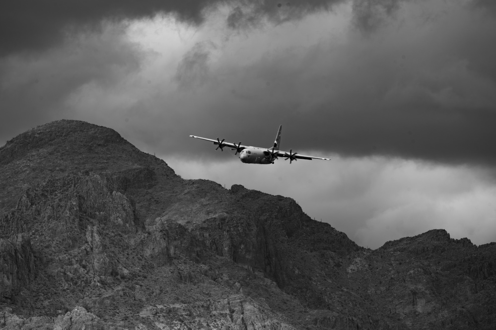 Cowboy Guard and the California Air National Guard conduct MAFFS training in Arizona