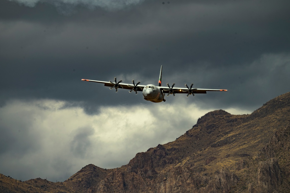 Cowboy Guard and the California Air National Guard conduct MAFFS training in Arizona