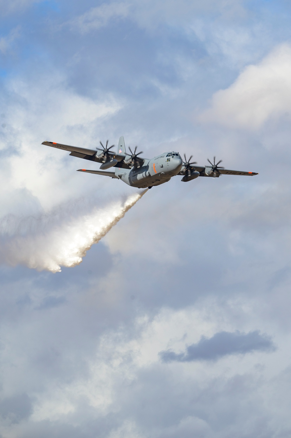 Cowboy Guard and the California Air National Guard conduct MAFFS training in Arizona