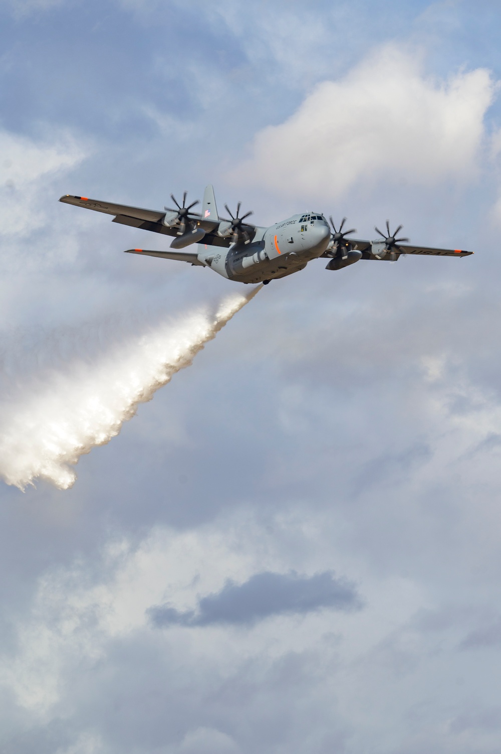 Cowboy Guard and the California Air National Guard conduct MAFFS training in Arizona