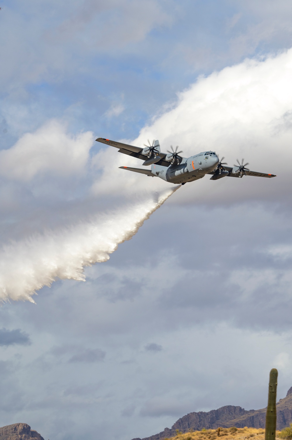 Cowboy Guard and the California Air National Guard conduct MAFFS training in Arizona