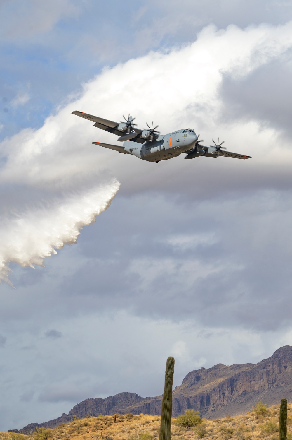 Cowboy Guard and the California Air National Guard conduct MAFFS training in Arizona