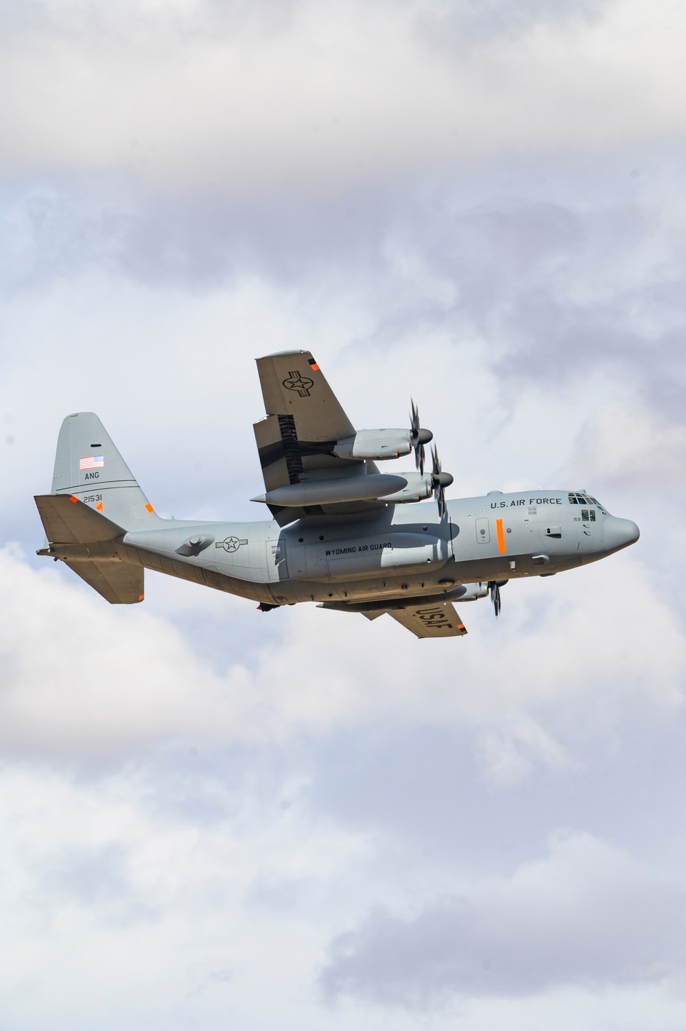 Cowboy Guard and the California Air National Guard conduct MAFFS training in Arizona