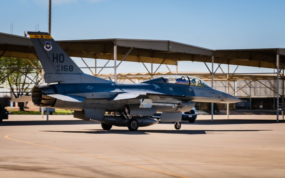 309th FS finishes final F-16 sortie at Luke AFB