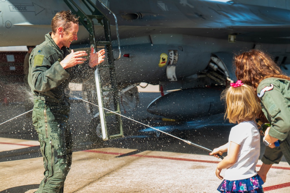 309th FS finishes final F-16 sortie at Luke AFB