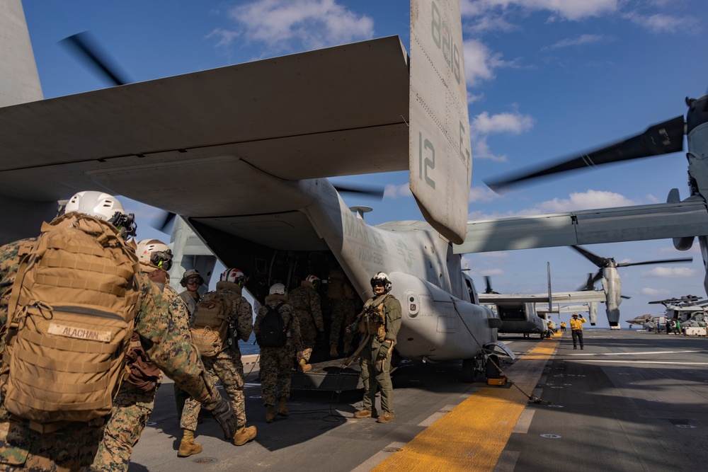 Iron Fist 25 | VMM-262 (Rein.) departs USS America (LHA 6)