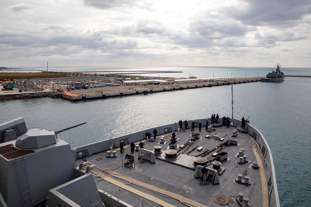 USS San Diego (LPD 22) visits Ishigaki