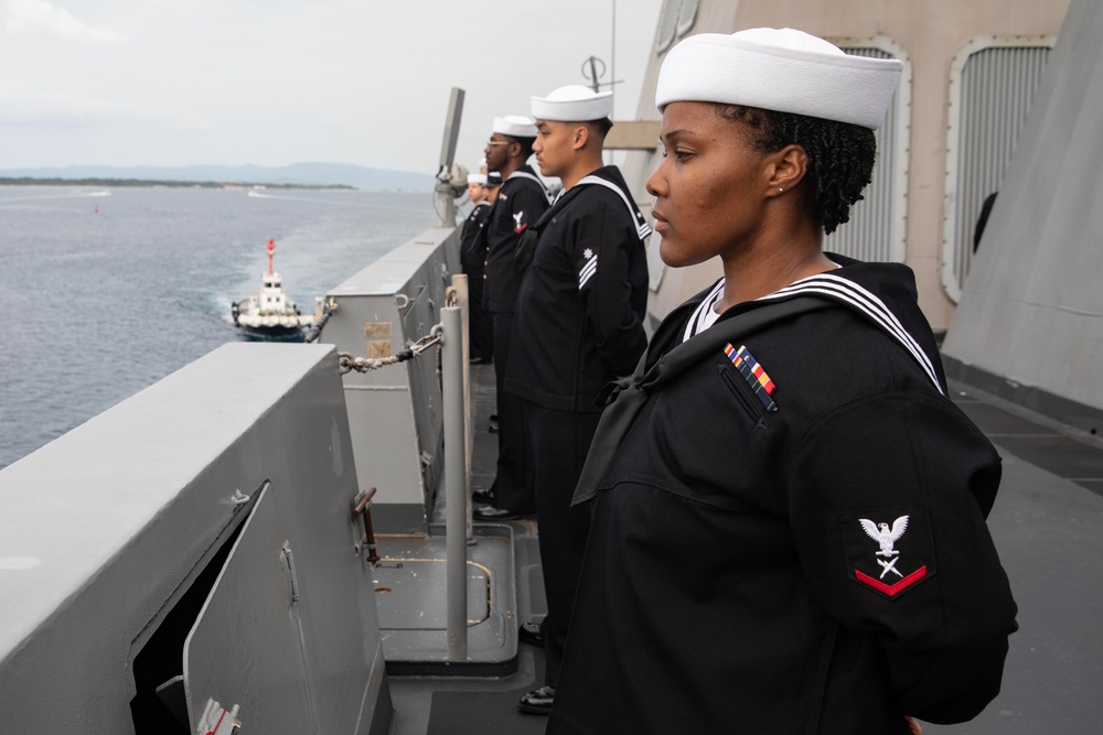 USS San Diego (LPD 22) visits Ishigaki