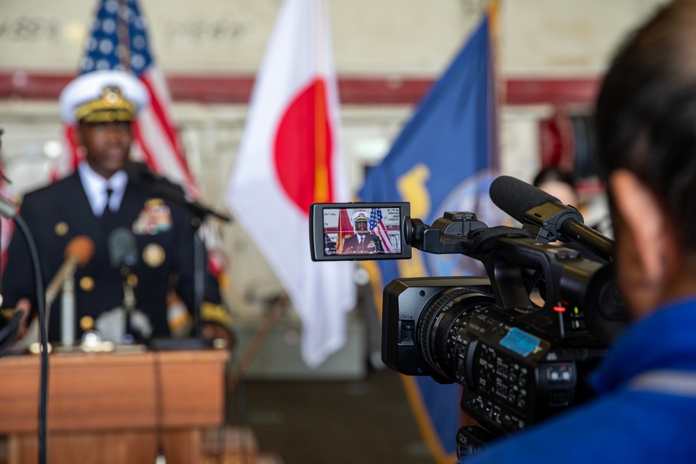 USS San Diego (LPD 22) visits Ishigaki