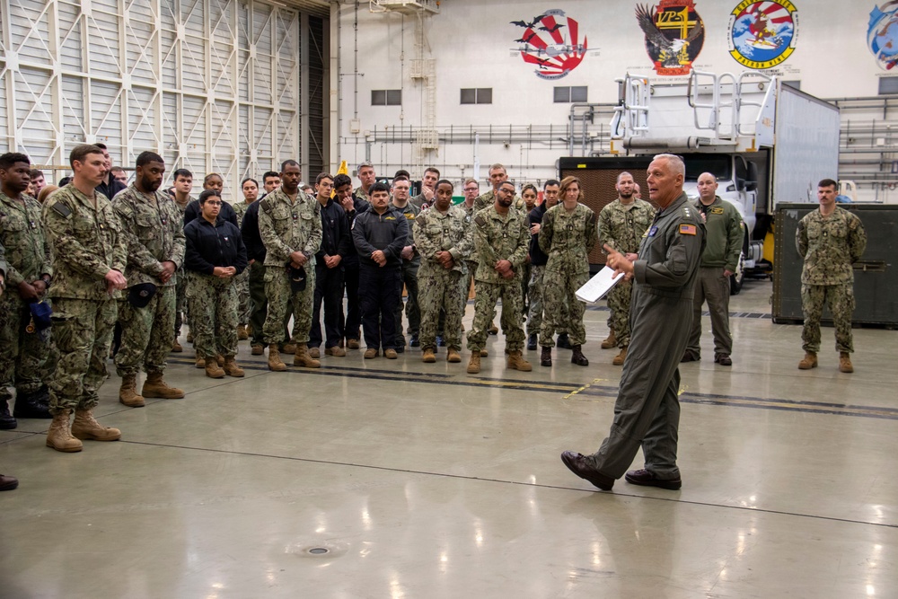 Vice Adm. Cheever Visits VP-47