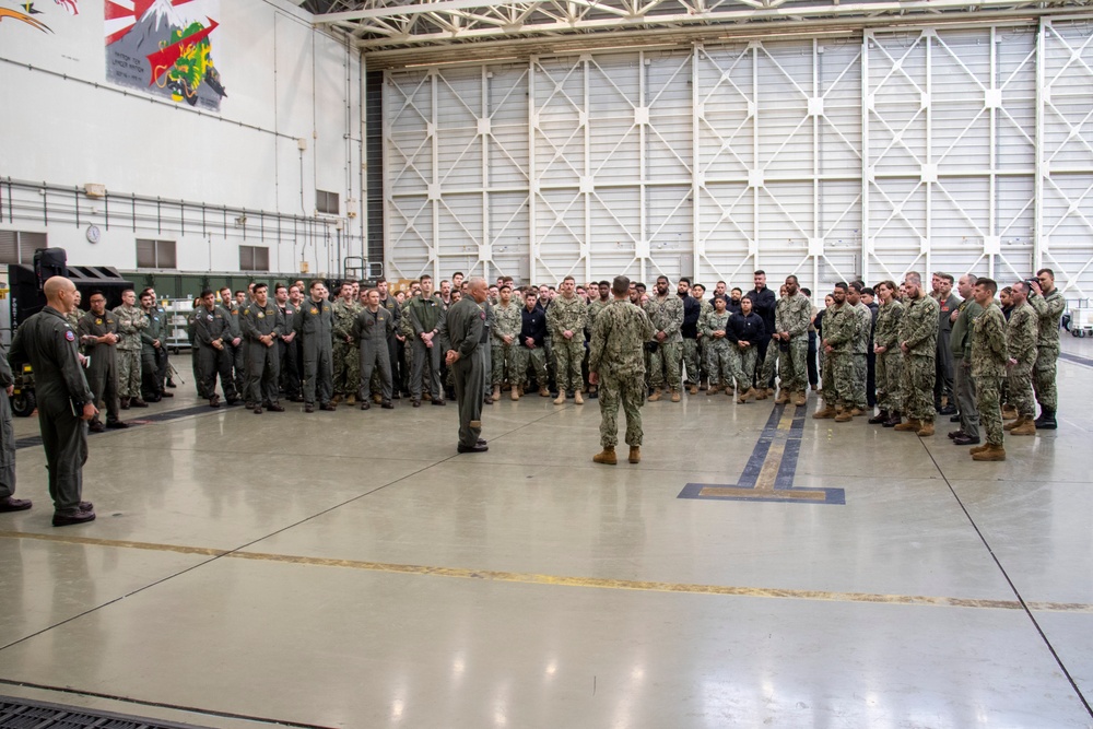 Vice Adm. Cheever Visits VP-47