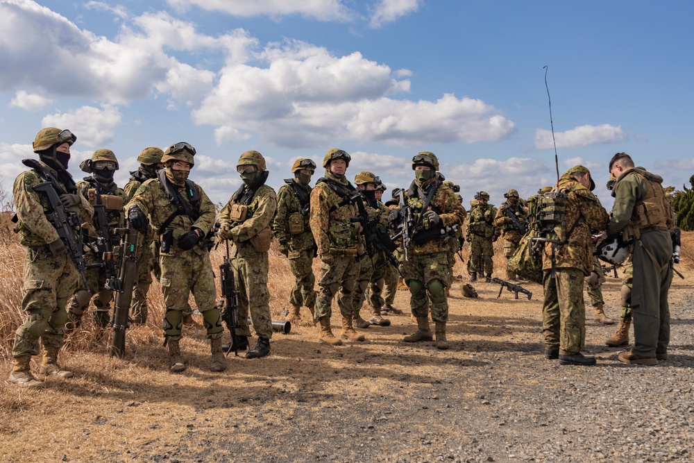 Iron Fist 25 | VMM-262 (Rein.) and JGSDF conduct Bilateral Insert