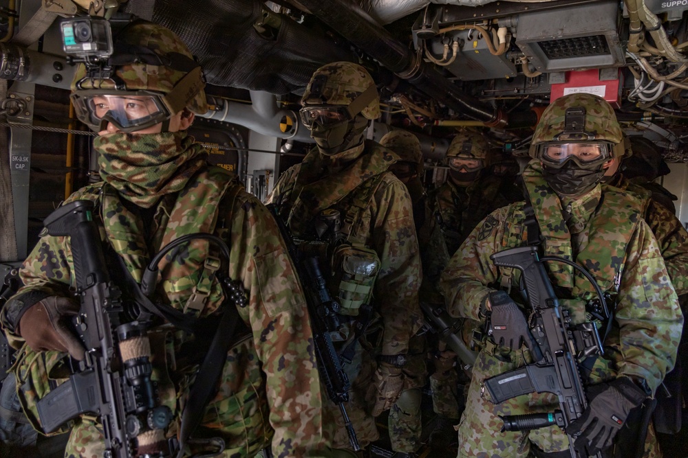 Iron Fist 25 | VMM-262 (Rein.) and JGSDF conduct Bilateral Insert