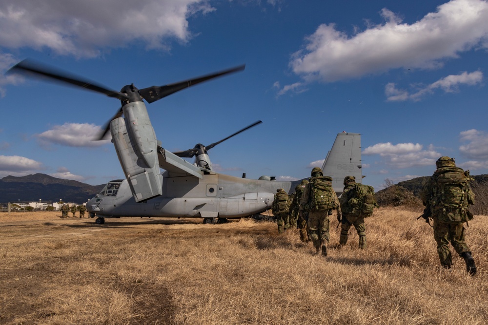Iron Fist 25 | VMM-262 (Rein.) and JGSDF conduct Bilateral Insert
