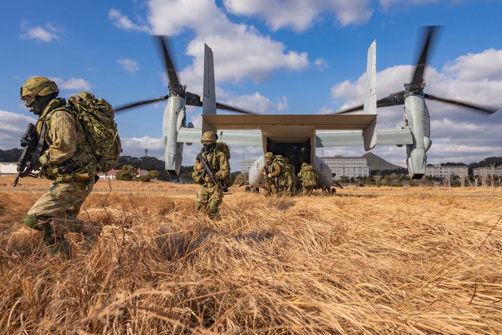 Iron Fist 25 | VMM-262 (Rein.) and JGSDF conduct Bilateral Insert