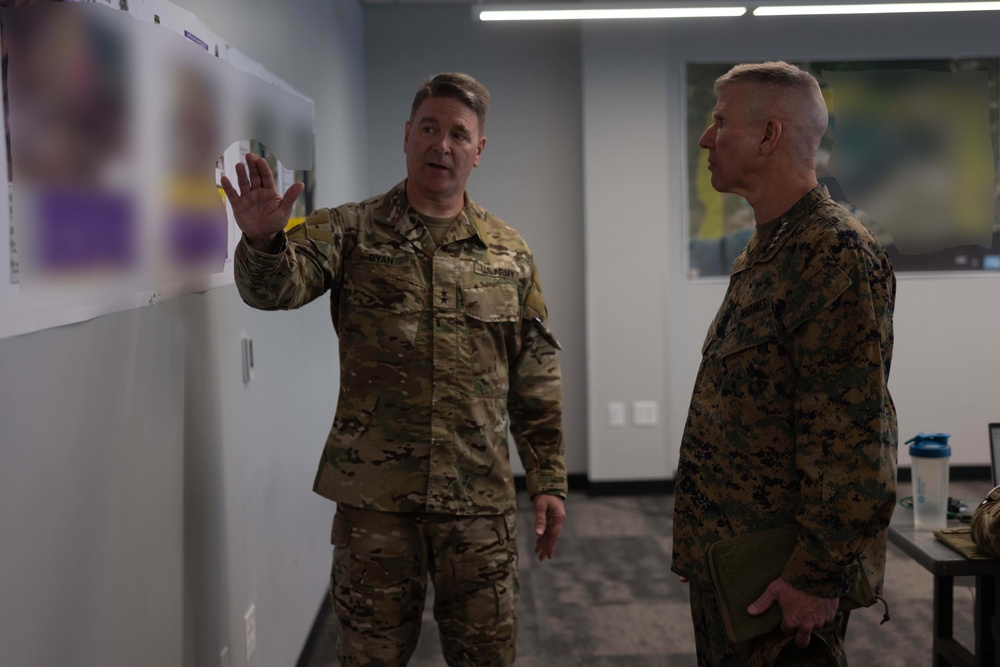 Commandant of the Marine Corps visits Joint Task Force Southern Guard