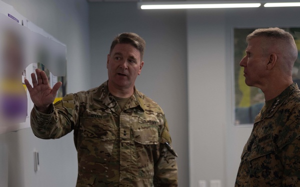 Commandant of the Marine Corps visits Joint Task Force Southern Guard