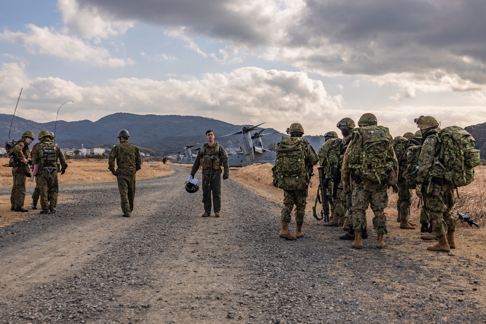 Iron Fist 25 | VMM-262 (Rein.) and JGSDF conduct Bilateral Insert