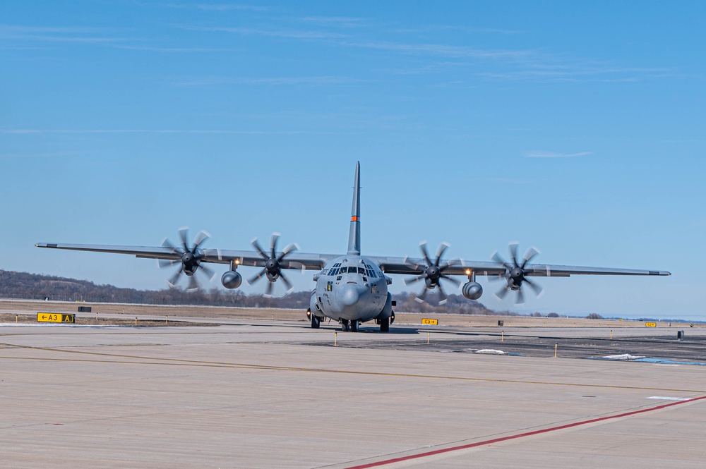 Missouri Aircrew Trains on 8-bladed C-130