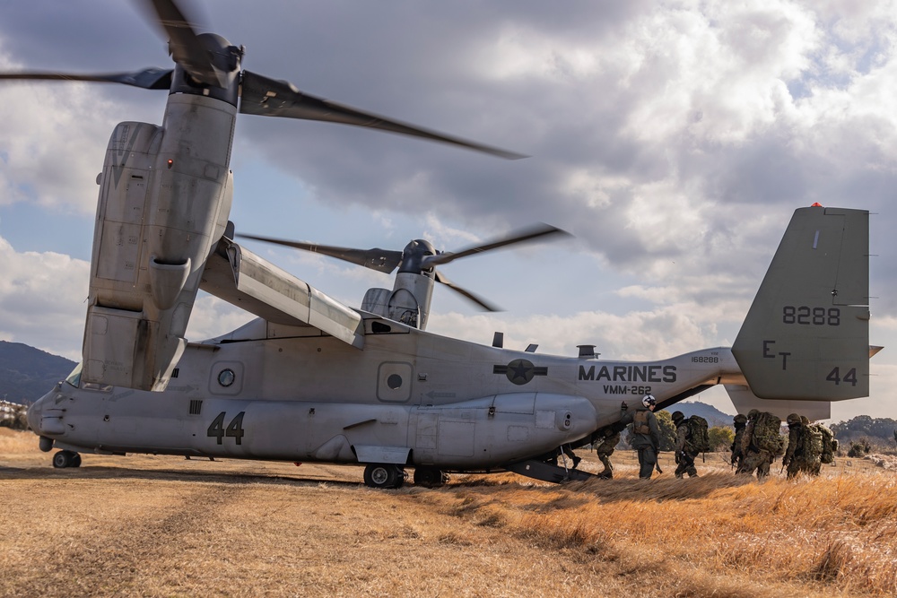 Iron Fist 25 | VMM-262 (Rein.) and JGSDF conduct Bilateral Insert