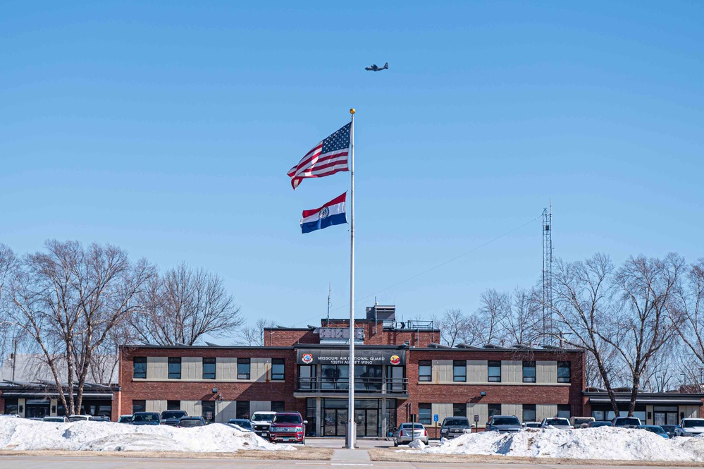 Missouri Aircrew Trains on 8-bladed C-130