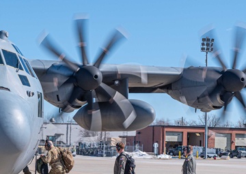 Missouri Aircrew Trains on 8-bladed C-130