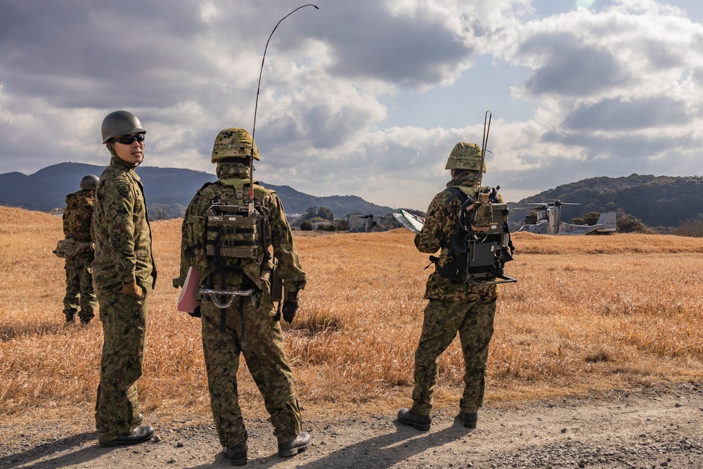 Iron Fist 25 | VMM-262 (Rein.) and JGSDF conduct Bilateral Insert