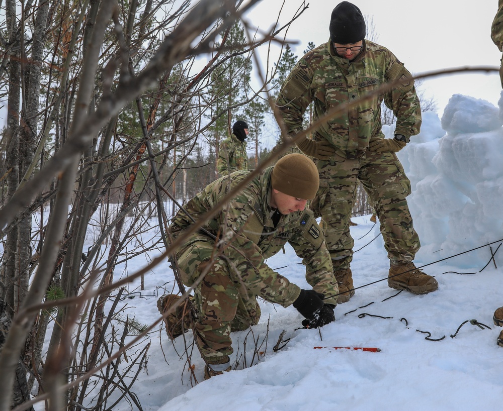 MLRS Battalion conducts a 10-man arctic tent during Exercise in Norway