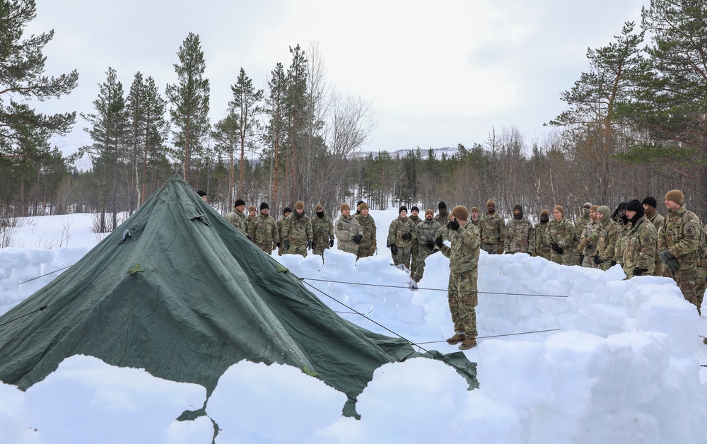 MLRS Battalion conducts a 10-man arctic tent during Exercise in Norway