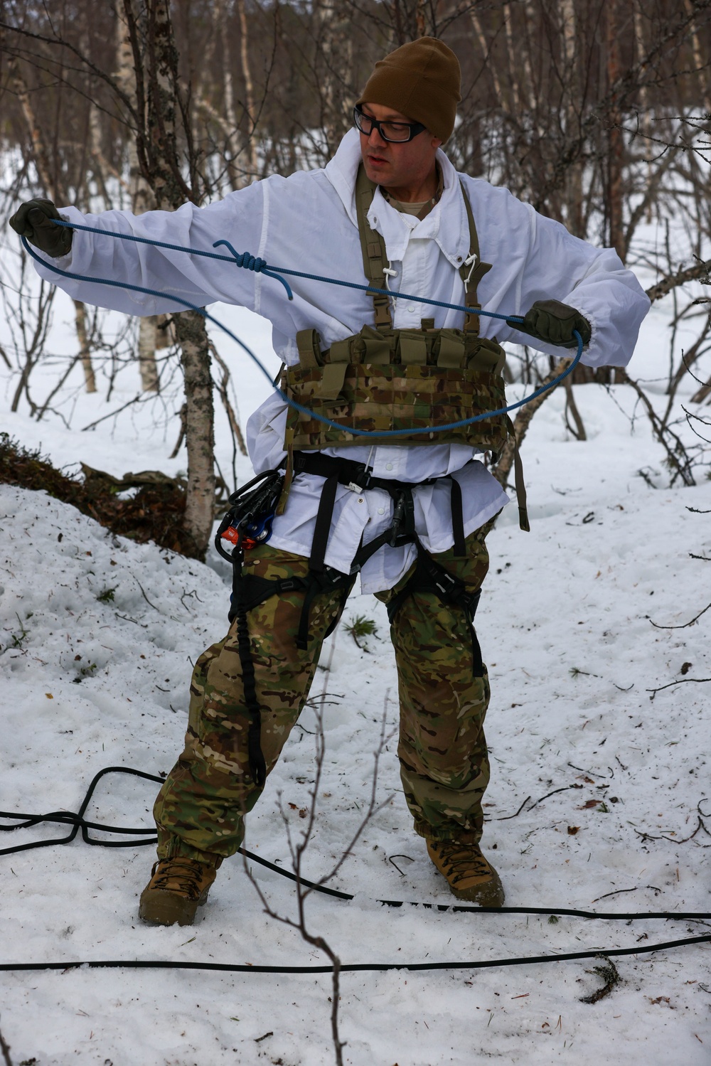 MLRS battalion medics conduct rappelling and casualty extraction course with Norwegian Army medics
