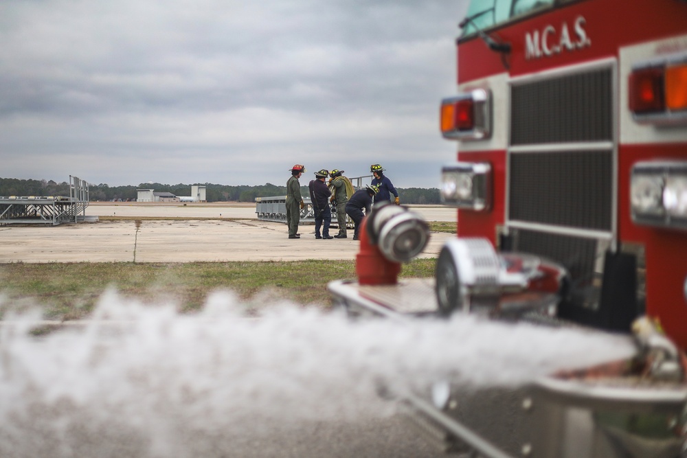 ARFF Conducts Training at MCAS Beaufort
